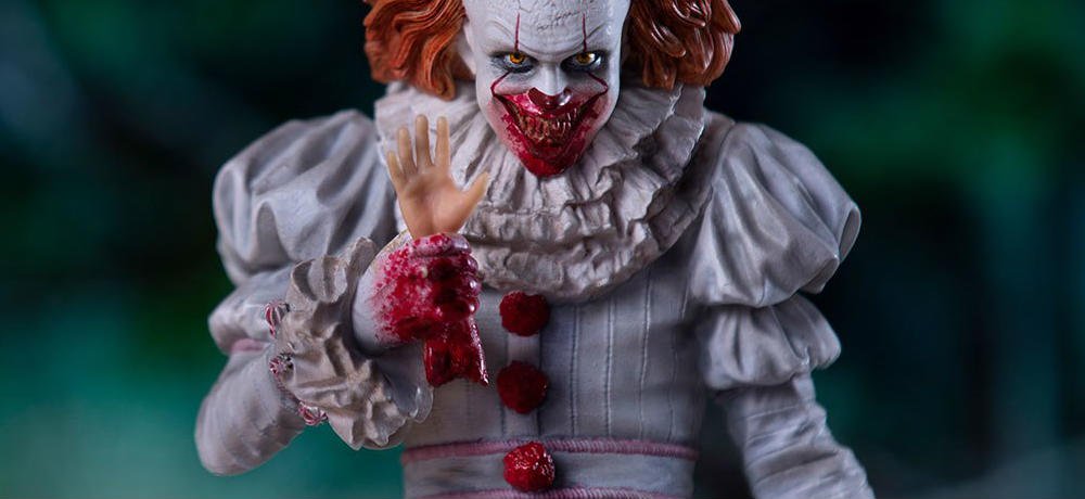 Photos of Iron Studios' IT (2017) Pennywise Deluxe Statue, Coming in 2...